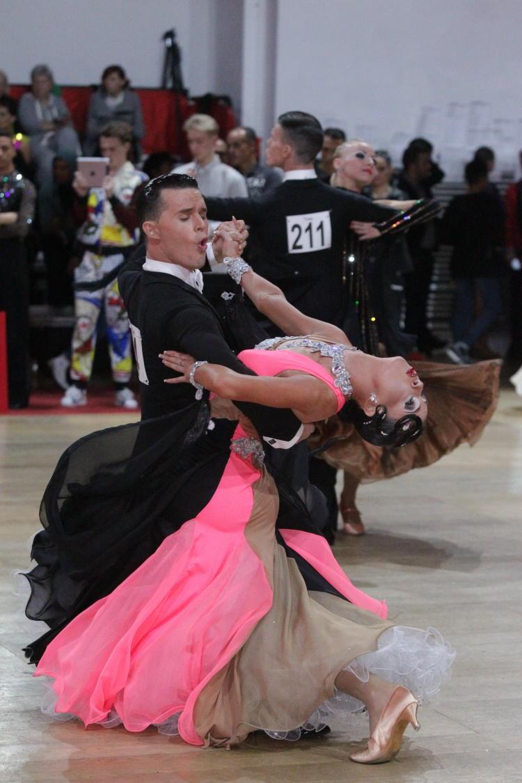 Oreste Alitto e Valeria Belozerova - Ballerini - Istruttori di Danze Standard, Danze Latino Americane, Liscio Unificato, Ballo Da Sala - Componenti della Nazionale Italiana di Danza Sportiva Club Azzurro - Trainers MIDAS