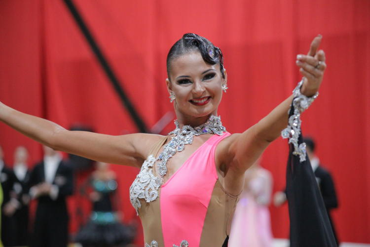 Oreste Alitto e Valeria Belozerova - Ballerini - Istruttori di Danze Standard, Danze Latino Americane, Liscio Unificato, Ballo Da Sala - Componenti della Nazionale Italiana di Danza Sportiva Club Azzurro - Trainers MIDAS