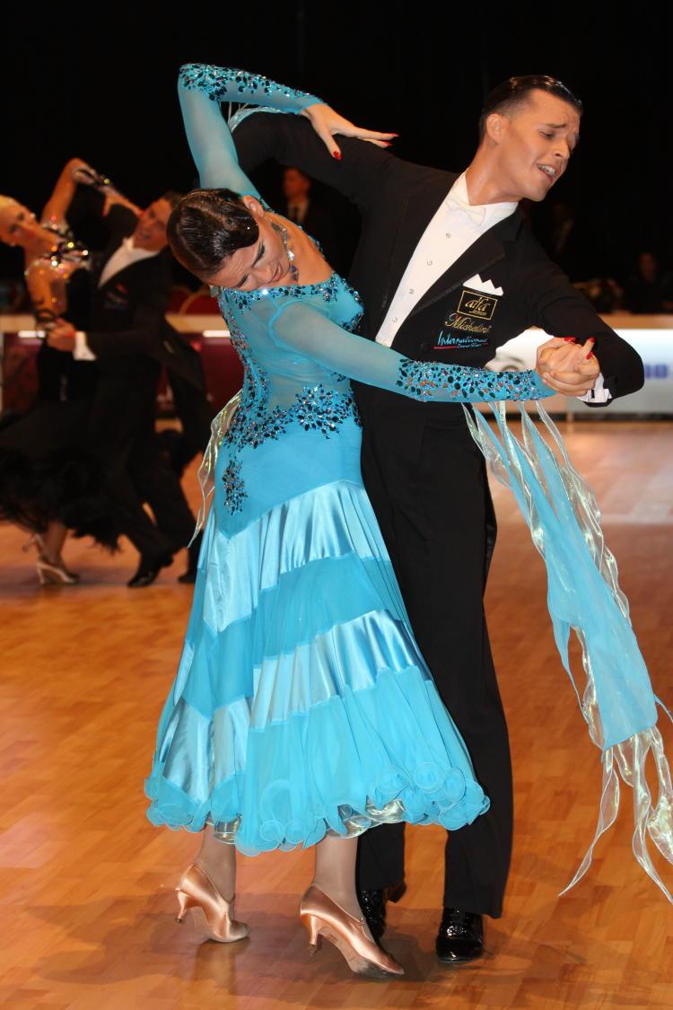 Oreste Alitto e Valeria Belozerova - Ballerini - Istruttori di Danze Standard, Danze Latino Americane, Liscio Unificato, Ballo Da Sala - Componenti della Nazionale Italiana di Danza Sportiva Club Azzurro - Trainers MIDAS
