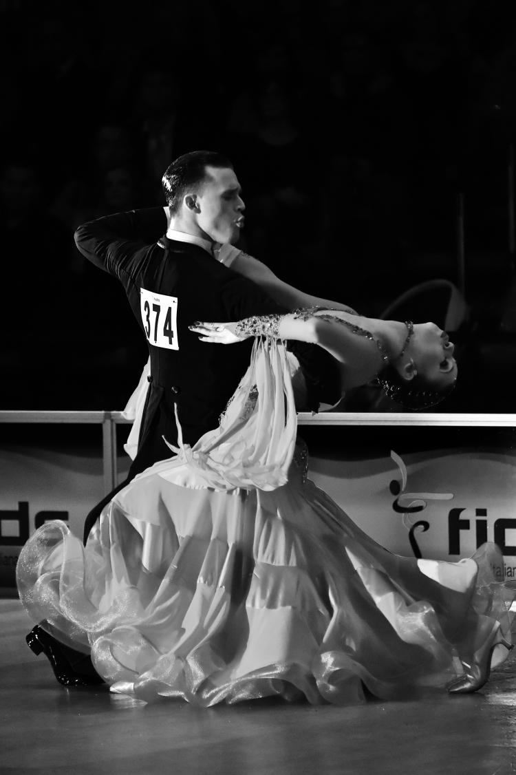 Oreste Alitto e Valeria Belozerova - Ballerini - Istruttori di Danze Standard, Danze Latino Americane, Liscio Unificato, Ballo Da Sala - Componenti della Nazionale Italiana di Danza Sportiva Club Azzurro - Trainers MIDAS