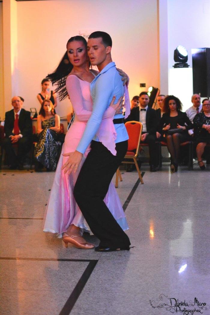 Oreste Alitto e Valeria Belozerova - Ballerini - Istruttori di Danze Standard, Danze Latino Americane, Liscio Unificato, Ballo Da Sala - Componenti della Nazionale Italiana di Danza Sportiva Club Azzurro - Trainers MIDAS