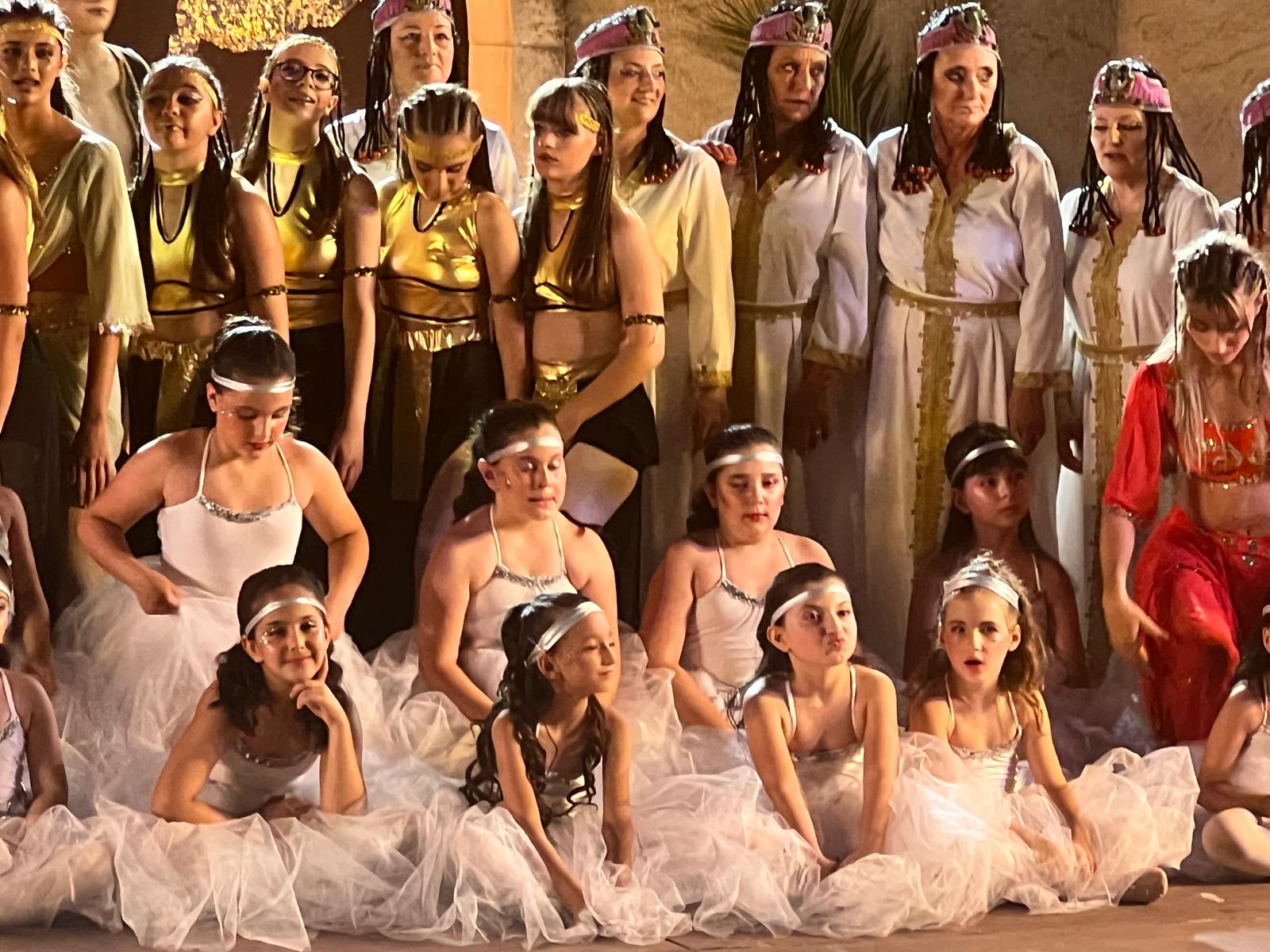 Centro Danza Paganini - Altomonte (CS) - Acquaformosa (CS) - Firmo (CS) - Lungro (CS) - San Sosti (CS) - Brunilda Lato